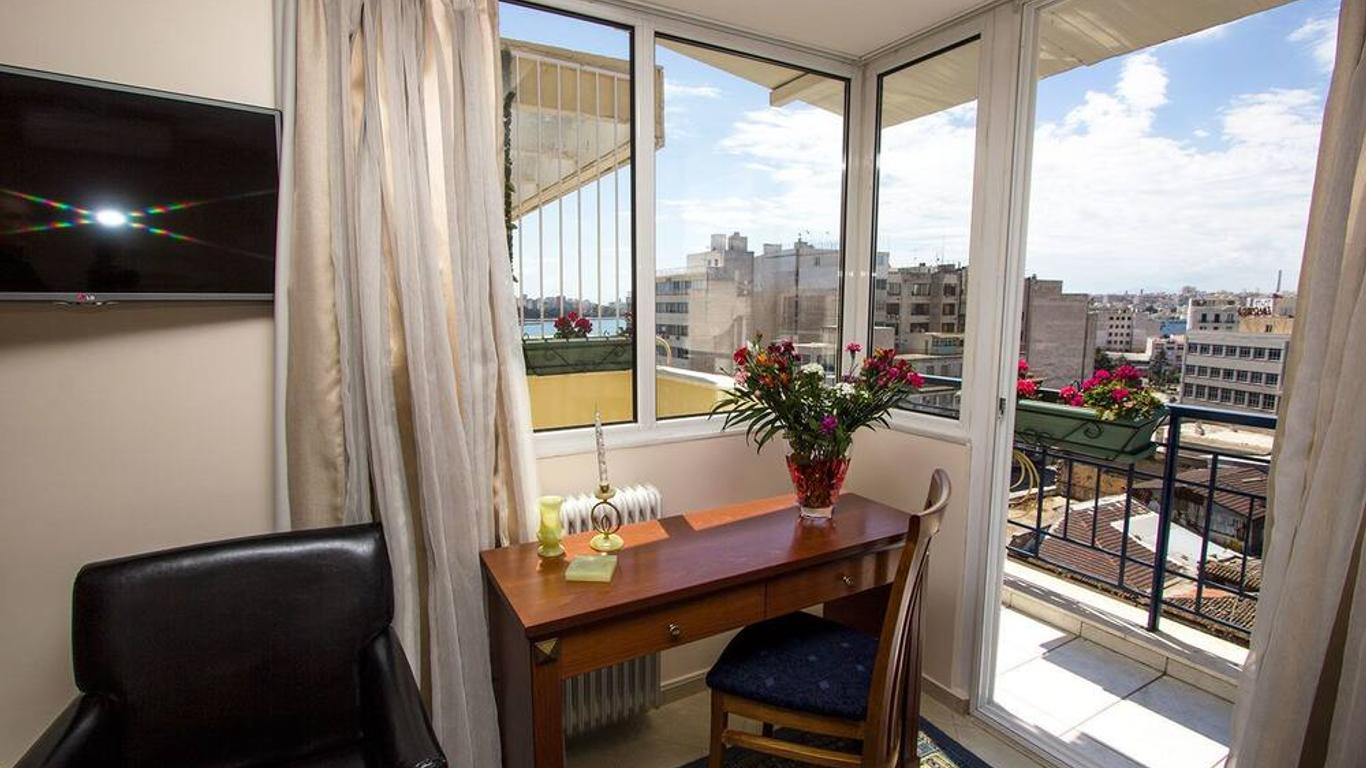 Triton Hotel Piraeus από 36€. Ξενοδοχεία σε Πειραιάς - KAYAK